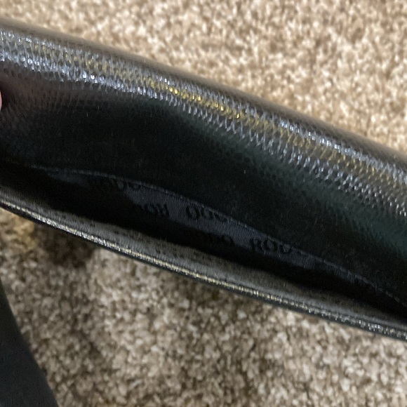 Black Rodo clutch with golden chain - Picture 7 of 9